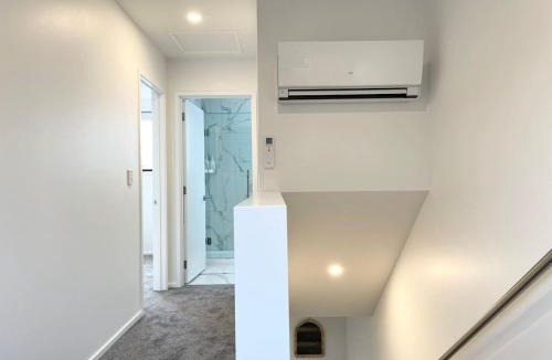 Addington House | Lincoln Two Bedroom Townhouse with Courtyard and Free Parking