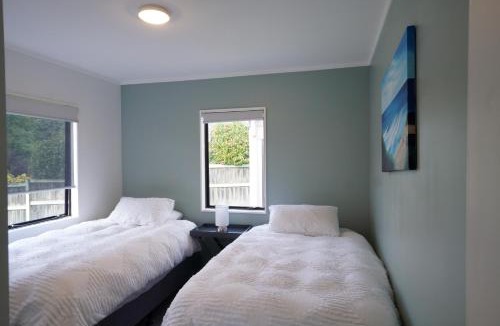 Springfield House | Family Perfect, arcade, bikes, secure yard