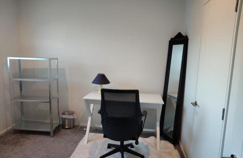 Hornby House | A Comfortable Large Room in Hornby Townhouse