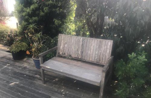 Matarangi Villa | Cozy Matarangi Cabin Garden and Lake views
