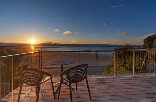 Nelson House | Beachfront Retreat - Architectural & Ocean Views