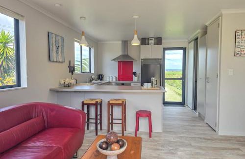 Pukehina House | Holiday homes in New Zealand