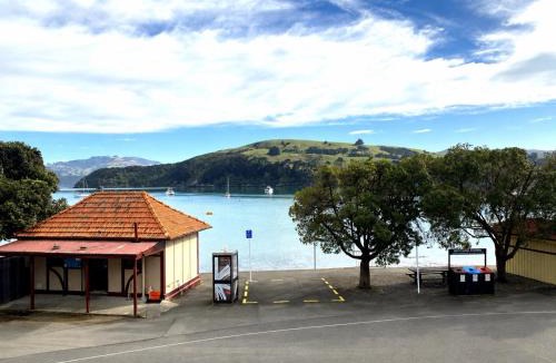 Akaroa Apartment | Akaroa Vista Apartment with car park