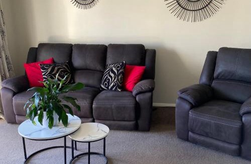 Akaroa Apartment | Akaroa Vista Apartment with car park