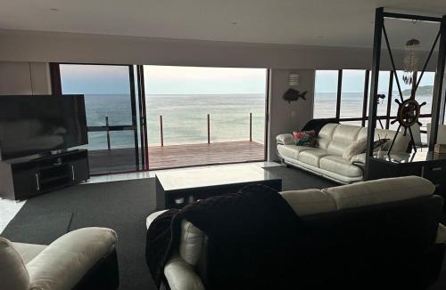 Tairua House | Cliffside Retreat Tairua