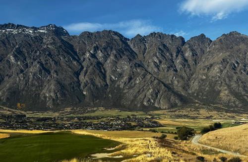 Kawarau Falls Villa | Stylish & Cosy Unit Near The Remarkable