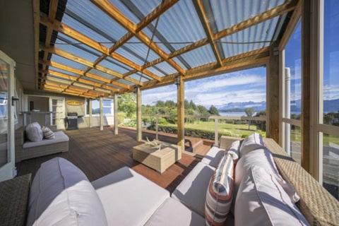 Manapouri House | Manapouri Lakefront