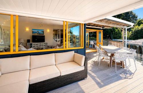 Palm Beach House | Island View - Stay Waiheke