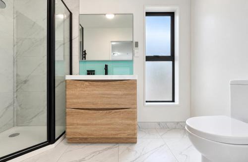 Auckland House | Brand New 3BR v Beach&Train Walk v Courtyard Garage