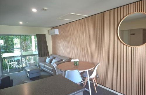 Akaroa Hotel | La Rochelle Motel