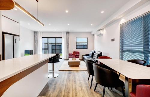 Hobsonville Bed & Breakfast | 14 Tiller Street, Hobsonville
