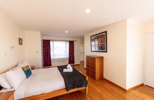 Kaikoura House | Coastal, Spacious, Mountain Views - KK21238