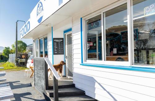 Kaikoura House | Coastal, Spacious, Mountain Views - KK21238