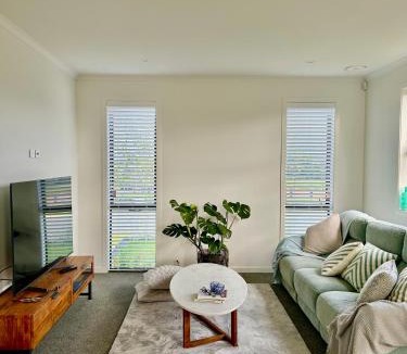 Hamilton House | Modern ensuite master bedroom in a shared home