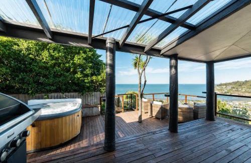 Sumner House | The Ultimate Cecil Wood Stay - Hot Tub BBQ & Views