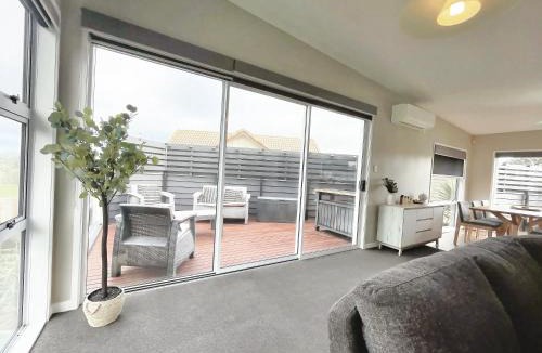 Opunake House | Vinnies Haven - Opunake Holiday Home