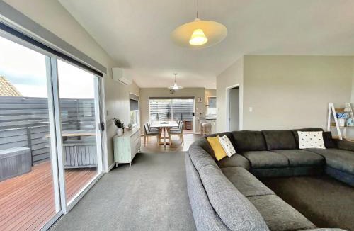 Opunake House | Vinnies Haven - Opunake Holiday Home