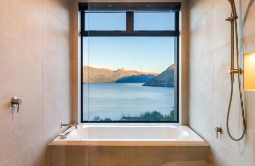 Fernhill Villa | Aspen Ridge by MajorDomo - Brand New 4-Bedroom Villa
