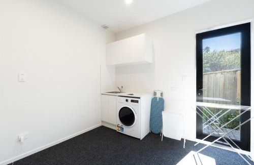 Murrays Bay Apartment | Sunny 3-Bedroom Home in Murrays Bay