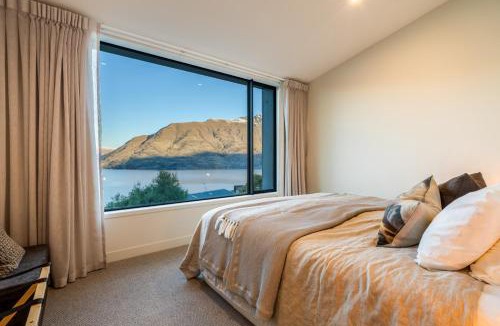 Fernhill Villa | Aspen Ridge by MajorDomo - Brand New 4-Bedroom Villa