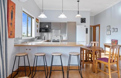 Bell Block House | Ekhaya - New Plymouth Holiday Home