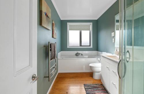 Bell Block House | Ekhaya - New Plymouth Holiday Home