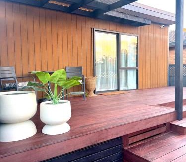 Papamoa Beach Bed & Breakfast | The Beach Snook - Papamoa Beach