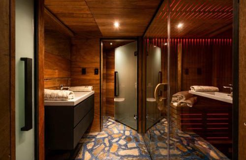 Titirangi House | Maison Blanc Lodge - Nature Haven 4-Bed Luxury