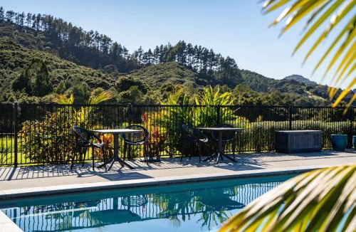Mangawhai House | Tropical Hideaway - Mangawhai Retreat