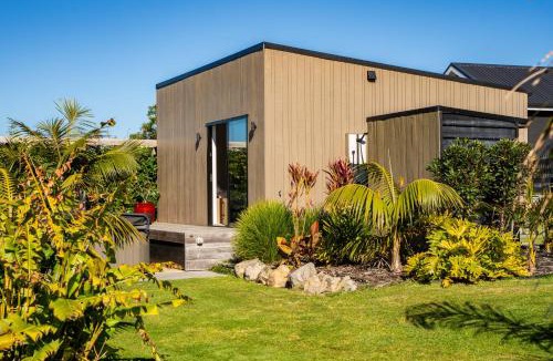 Mangawhai House | Tropical Hideaway - Mangawhai Retreat