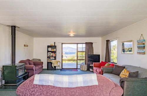 Kuratau House | The Cozy Outlook - Kuratau Holiday Home
