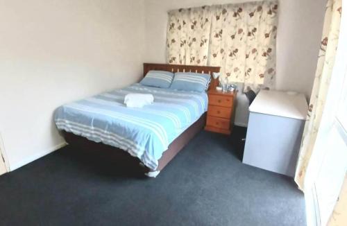 Sandringham House | Comfortable Private Room near St Lukes