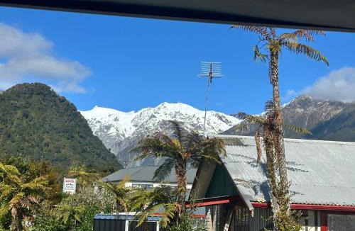 Franz Josef Glacier Hostel | Glow Worm Accommodation