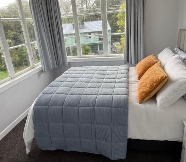 Whanganui House | PET friendly on St Johns