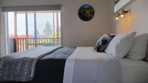 Gisborne House | Two Palms