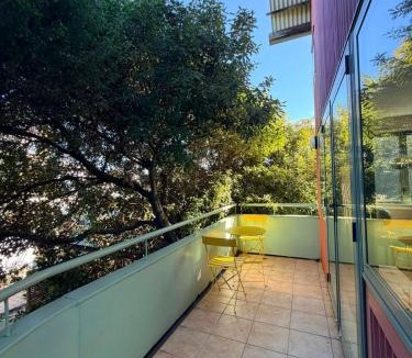 Linwood Apartment | 15 Minutes Walk to Stadium - 2 Car parks 2 Bedroom