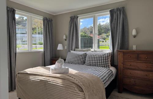 Russell House | LAST ON THE STRAND, RUSSELL - The NEST