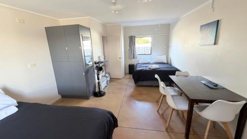 Kaitaia Cabin | Beachcomber Lodge & Backpacker