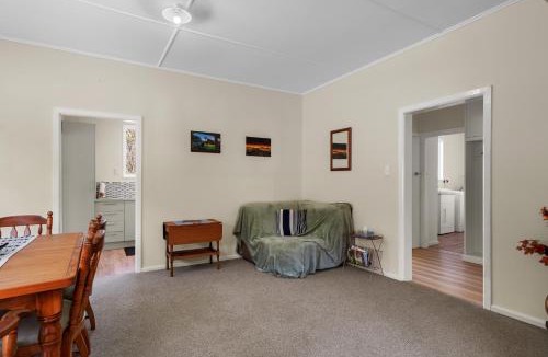 Kaiteriteri House | Kauri Cottage at Marble Hills - Marahau Holiday Home