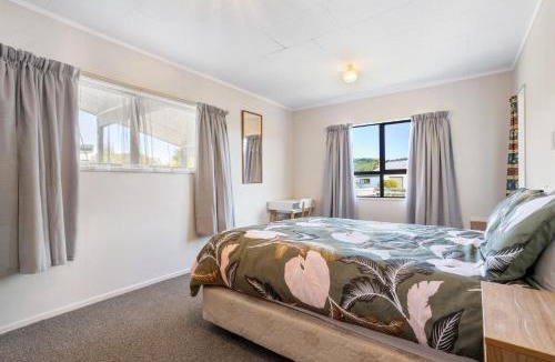 Whangamata House | Kiwi Comfort - Whangamata Holiday Home