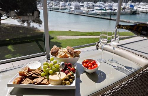Whitianga Apartment | The Marina Suite