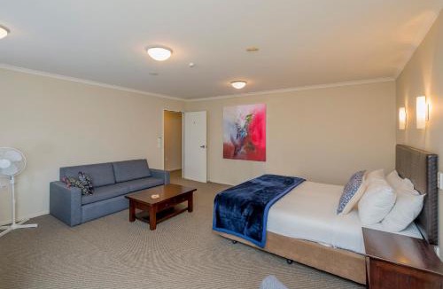 Paekakariki Hotel | Finns Paekakariki