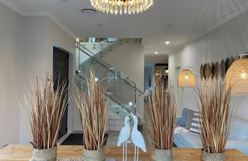 Howick House | Elliot House 3 Bedroom Howick Village Retreat