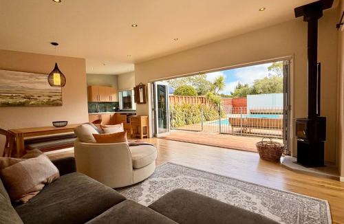 Waikuku Beach House | Country Pool House
