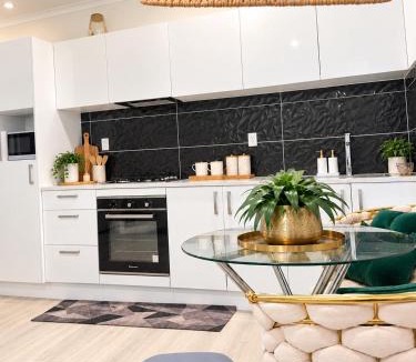 Papatoetoe Apartment | The Luxe Airport Nest