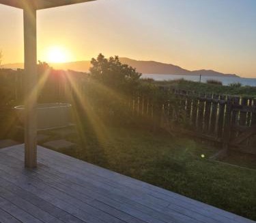 Waikanae House | Old Beach Pods -Te Moana