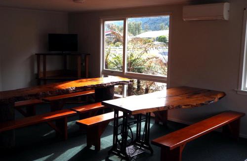 Franz Josef Glacier Hotel | Glowworm Lodge