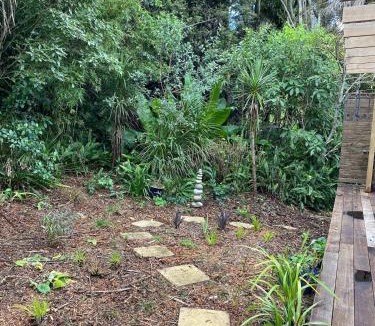 Titirangi House | New York in Titirangi!