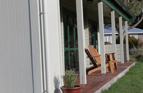 Manapouri House | Murrells Manapouri Lookout