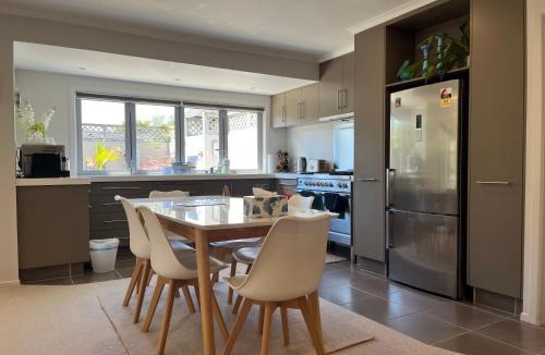 Eastern Beach Villa | Eastern Beach - Seaside Two bedroom house